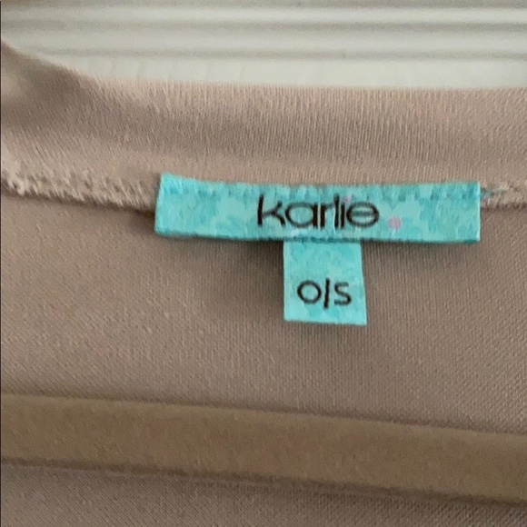 Karlie bundle of 2 tops- med and one size - Picture 6 of 7